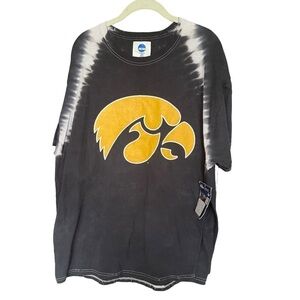 Iowa Hawkeye NCAA short sleeve Herkey logo size men’s XL black yellow NWT